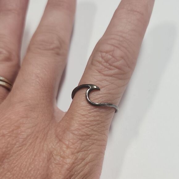 Sterling Silver Wave Ring 925 Size 6.5 - Picture 1 of 3